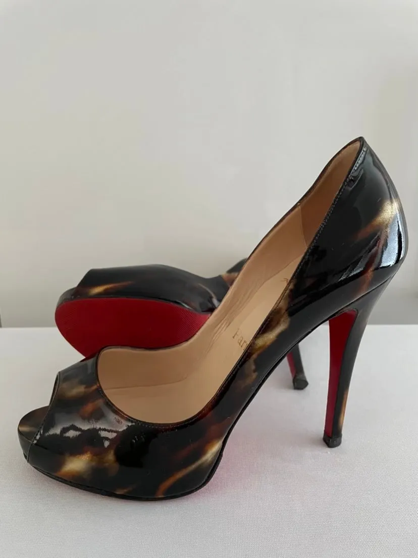 CHRISTIAN LOUBOUTIN
Tortoiseshell YoYo 120mm Potent Leather
Platform Peep Toe Pumps