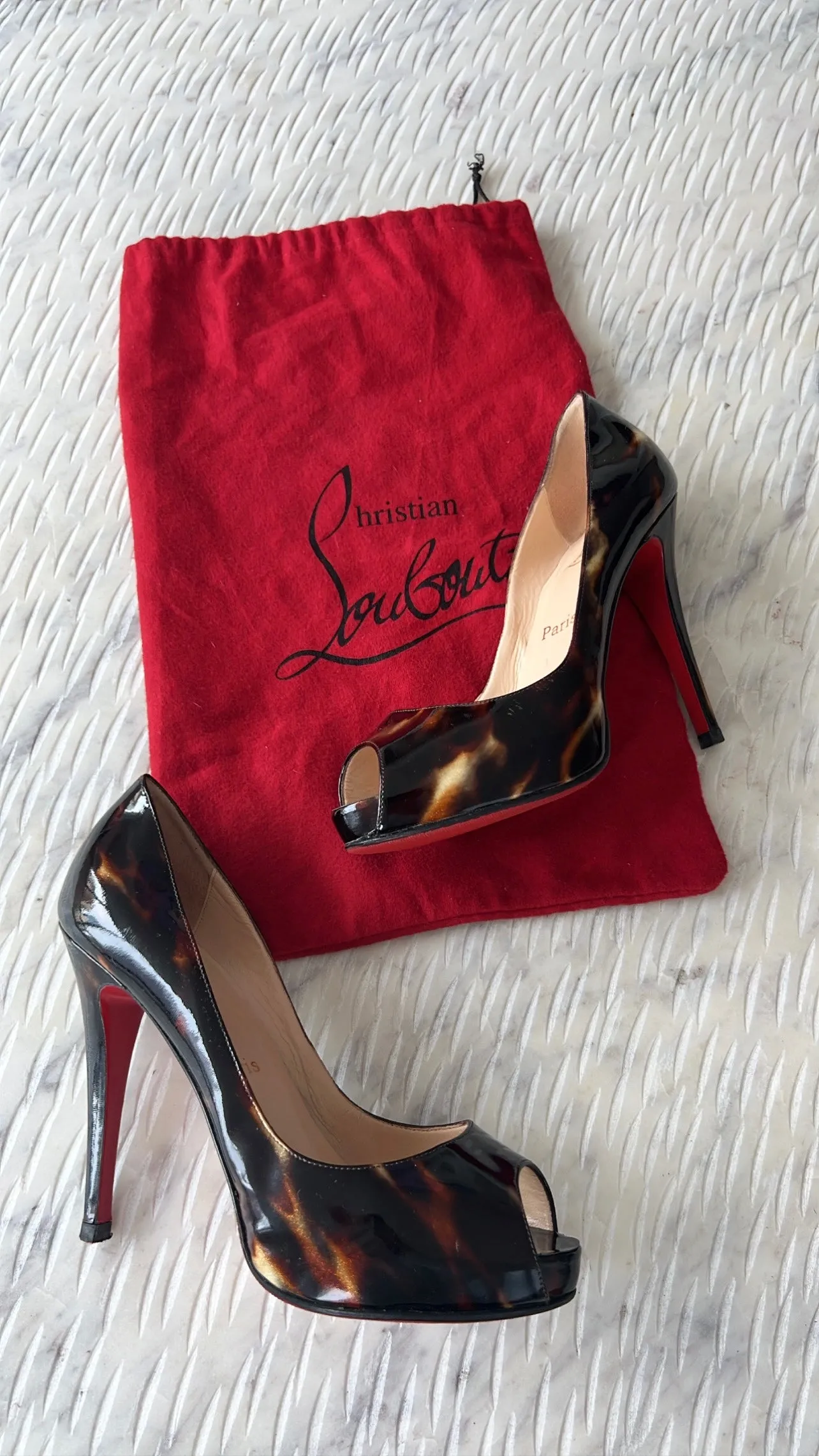 CHRISTIAN LOUBOUTIN
Tortoiseshell YoYo 120mm Potent Leather
Platform Peep Toe Pumps