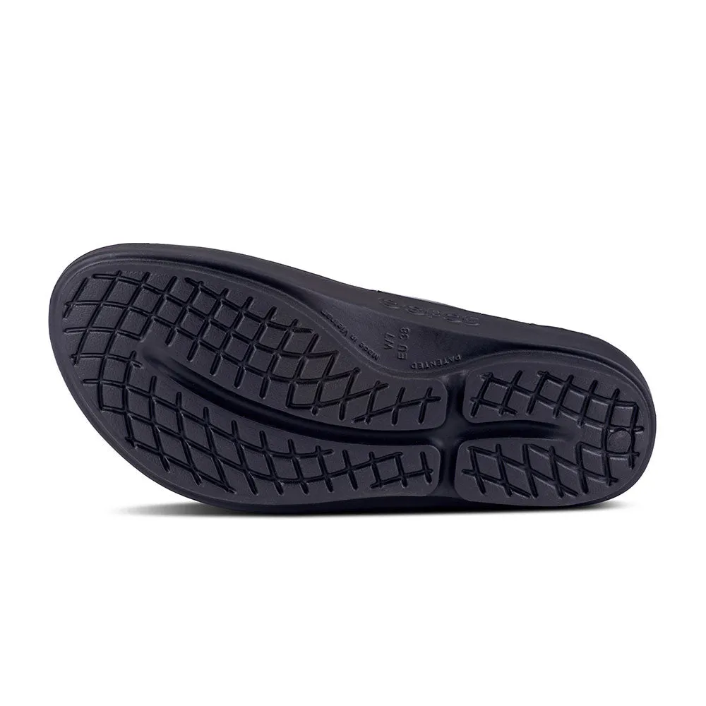 Oofos OOlala Luxe Thong Sandal