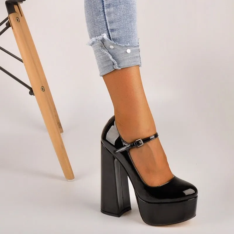 Pumps Queen Yulia (Black)